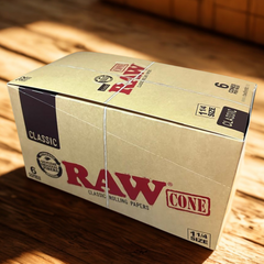 RAW Classic 1 ¼ Pre-Rolled Cones display box – 32 packs, 6 cones each